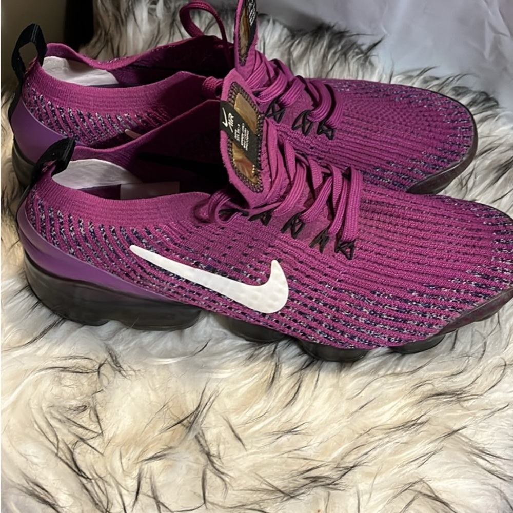 Nike Purple Flyknit Sneakers Lightweight Athletic